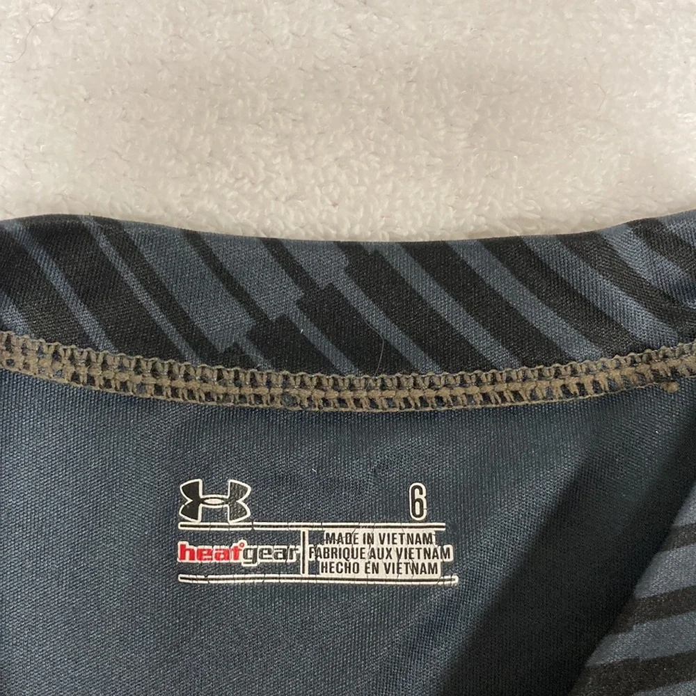 Underarmour heatgear logo black grey short sleeve t-shirt tee size 6